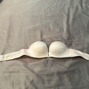 Victoria’s Secret white strapless bombshell push-up bra 32 A